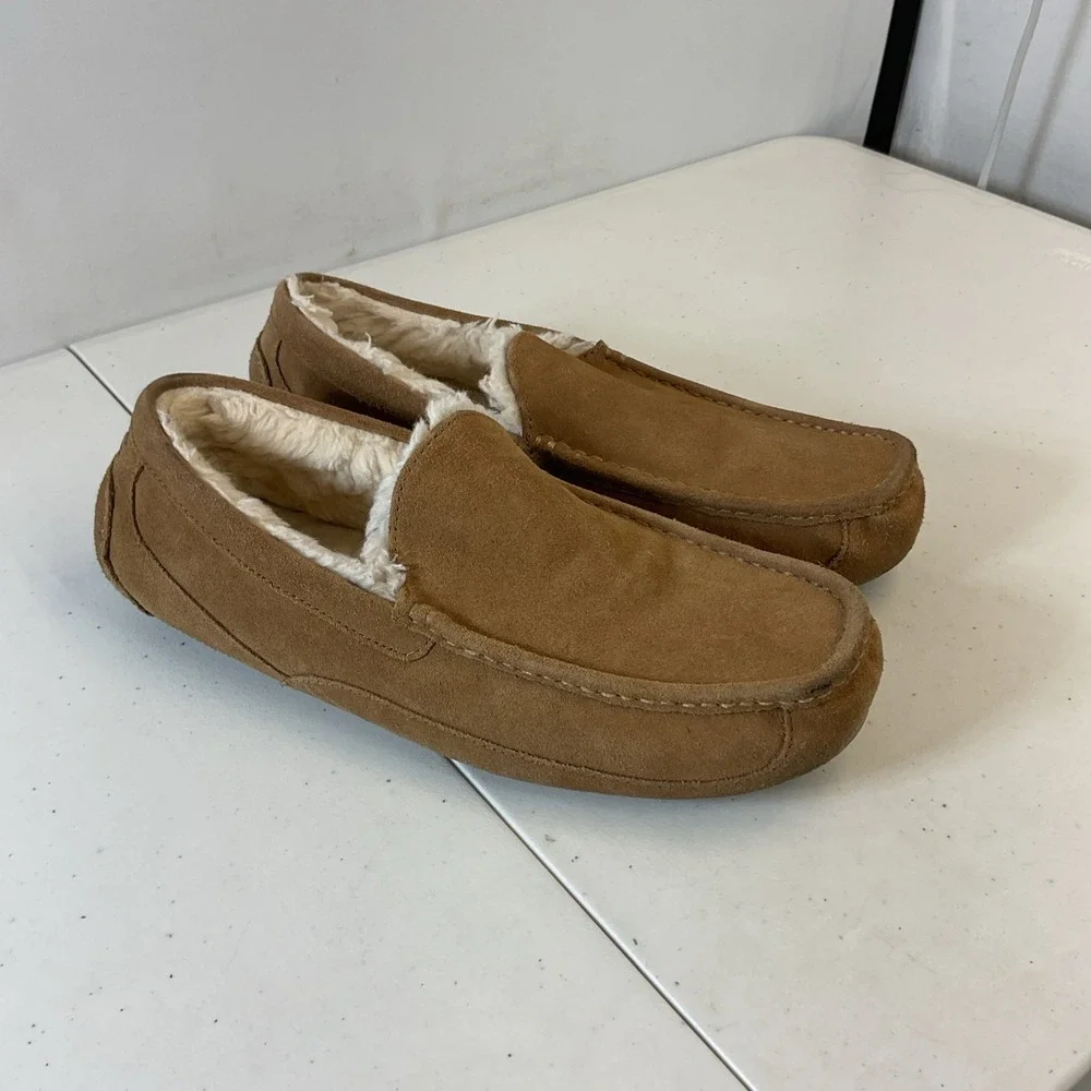 UGG Men's Chestnut Suede Ascot Slippers Size 12 Shearling Cabin Cozy Lounge
